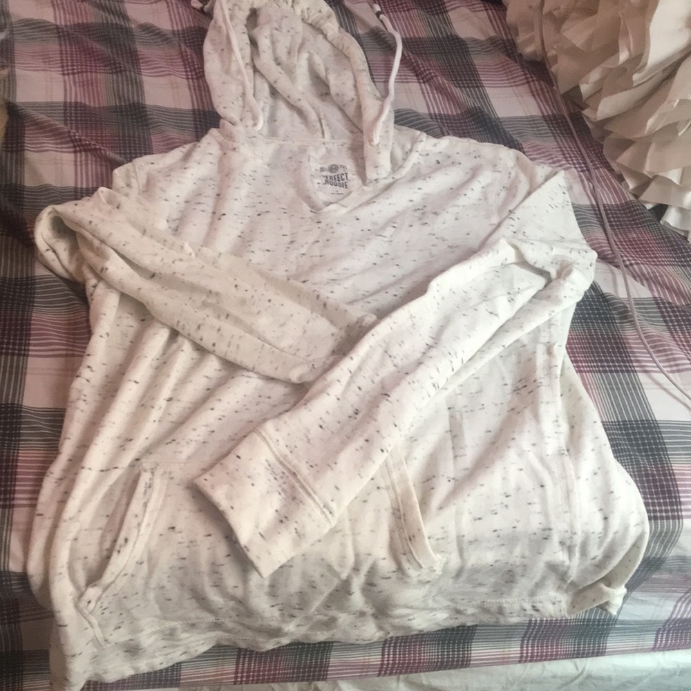 Pull Over Hoodie .